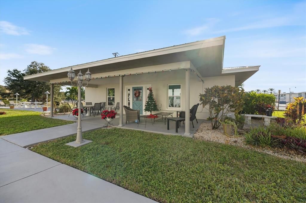 На продажу: $210,000 (2 спален, 2 ванн, 975 Квадратных фут)