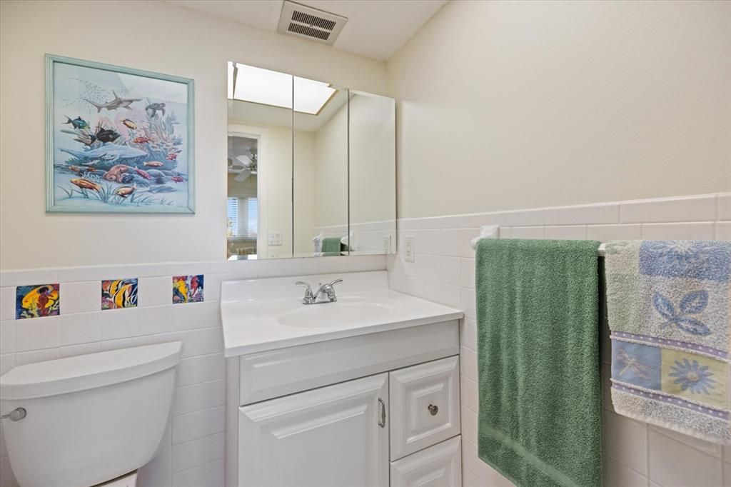 На продажу: $210,000 (2 спален, 2 ванн, 975 Квадратных фут)