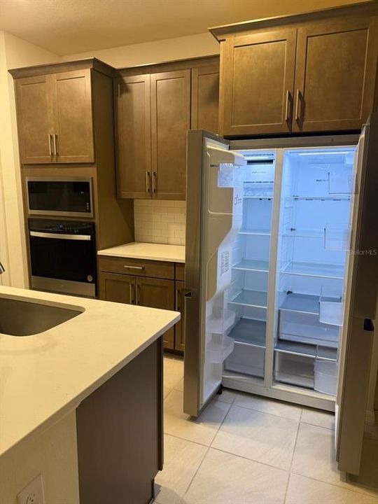 For Rent: $2,950 (4 beds, 2 baths, 1985 Square Feet)