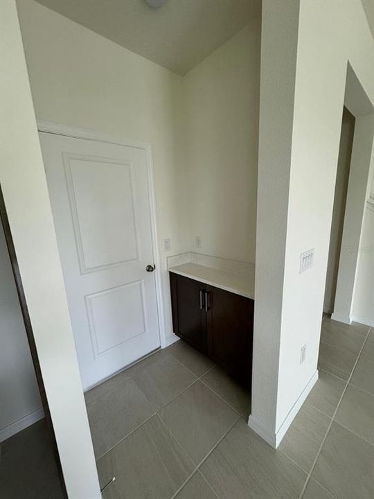 For Rent: $2,950 (4 beds, 2 baths, 1985 Square Feet)