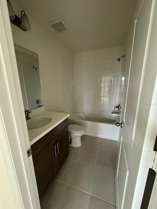 For Rent: $2,950 (4 beds, 2 baths, 1985 Square Feet)