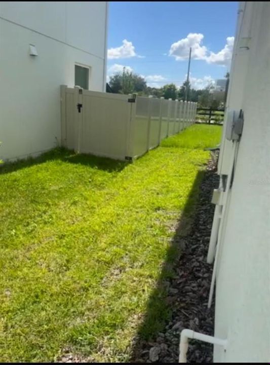 For Rent: $2,950 (4 beds, 2 baths, 1985 Square Feet)