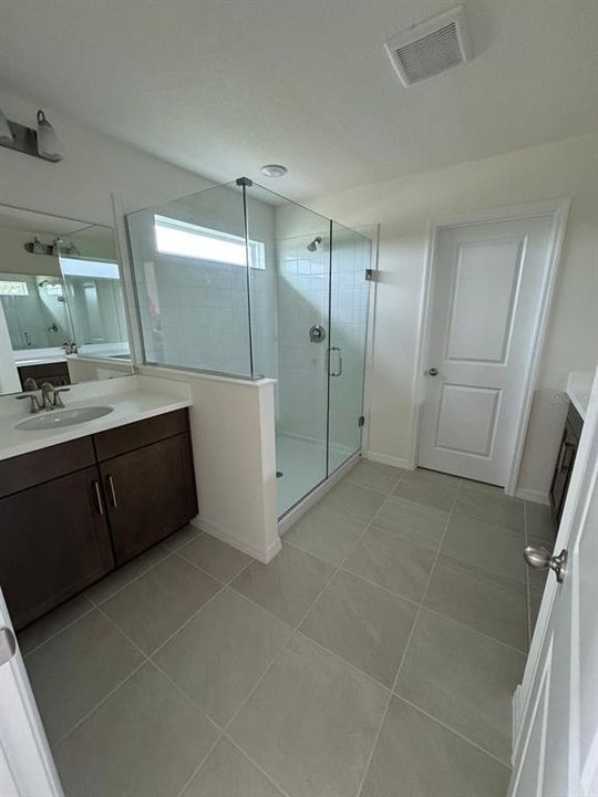 For Rent: $2,950 (4 beds, 2 baths, 1985 Square Feet)