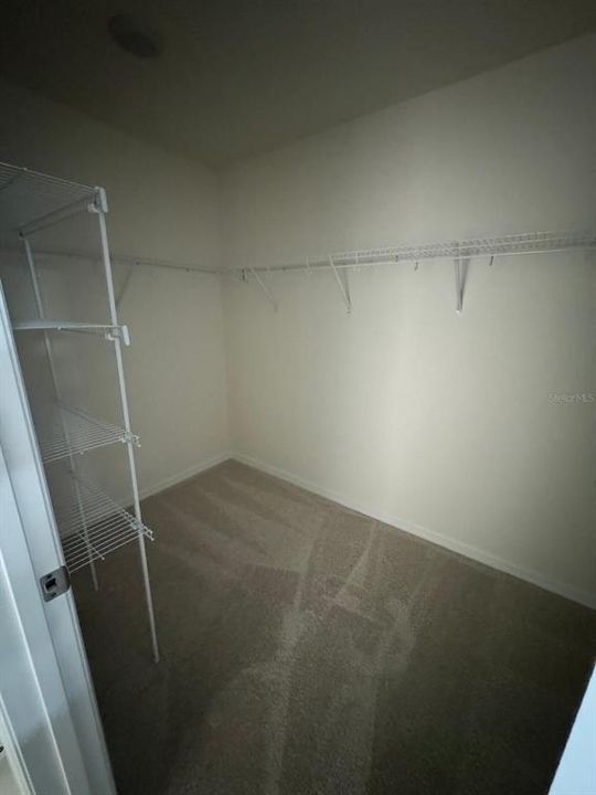 For Rent: $2,950 (4 beds, 2 baths, 1985 Square Feet)