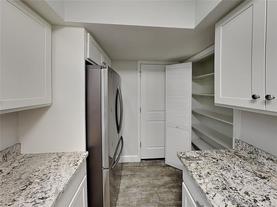For Rent: $2,629 (2 beds, 2 baths, 1369 Square Feet)