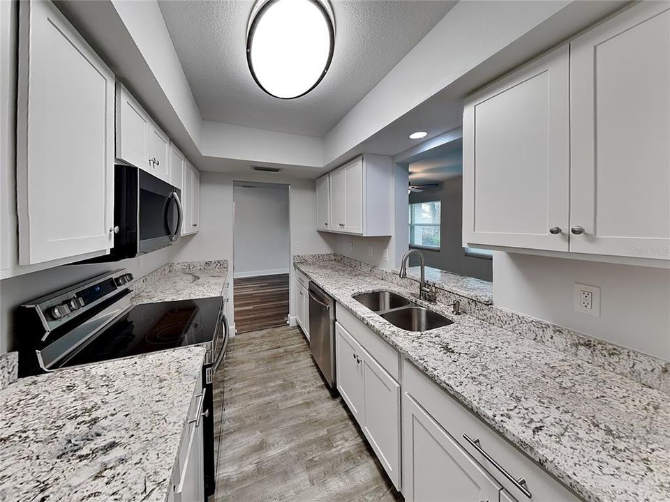 For Rent: $2,629 (2 beds, 2 baths, 1369 Square Feet)