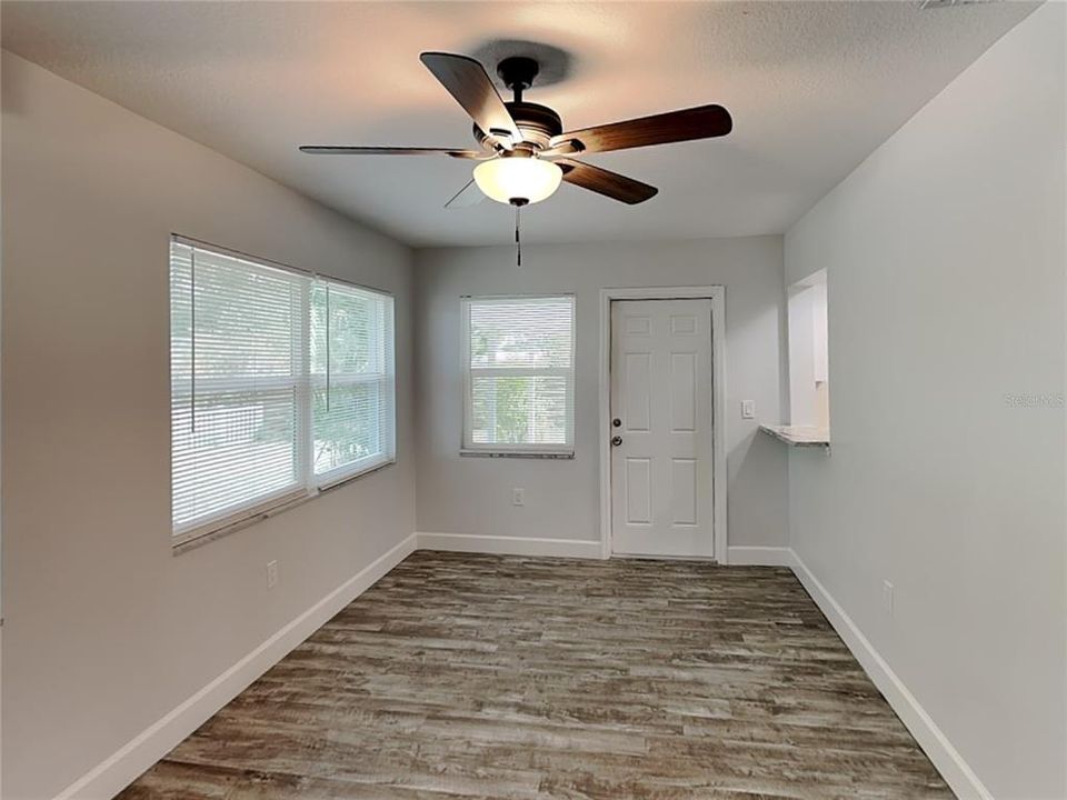 For Rent: $2,629 (2 beds, 2 baths, 1369 Square Feet)