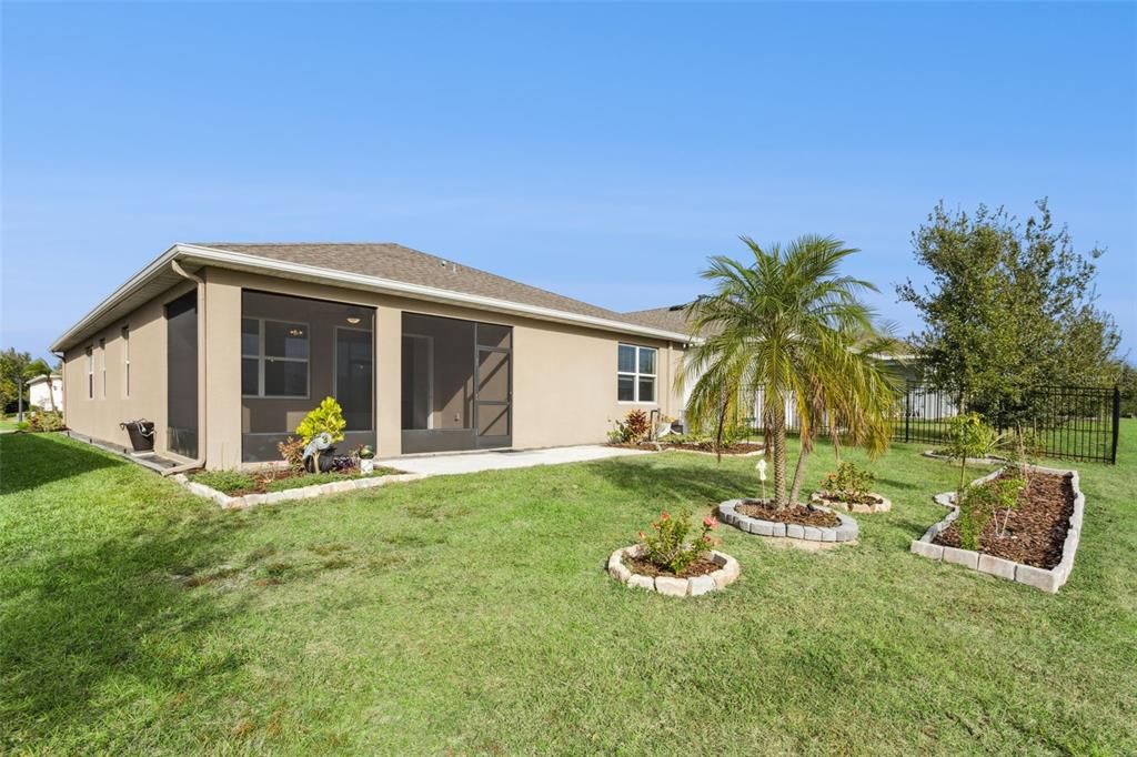 For Sale: $305,000 (3 beds, 2 baths, 1810 Square Feet)