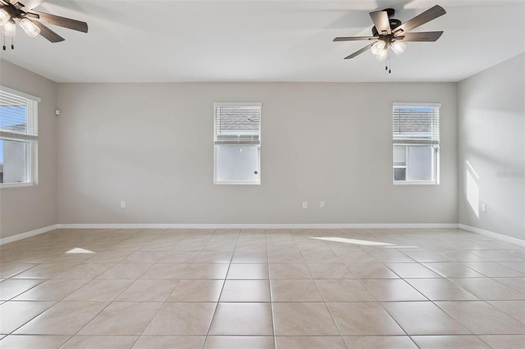 For Sale: $305,000 (3 beds, 2 baths, 1810 Square Feet)