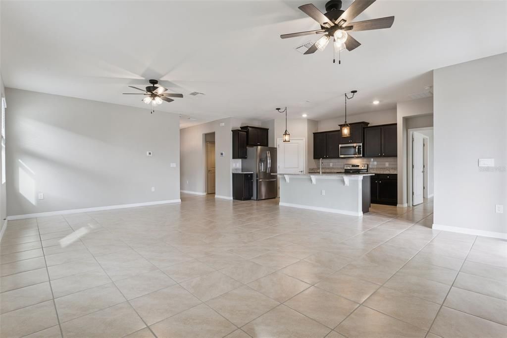 For Sale: $305,000 (3 beds, 2 baths, 1810 Square Feet)