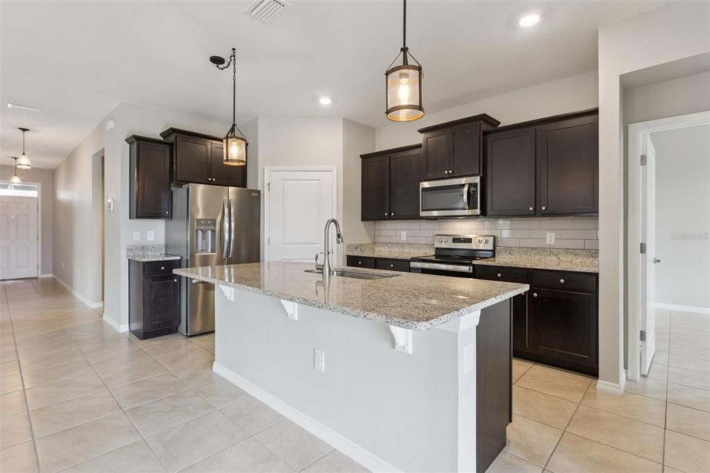 For Sale: $305,000 (3 beds, 2 baths, 1810 Square Feet)