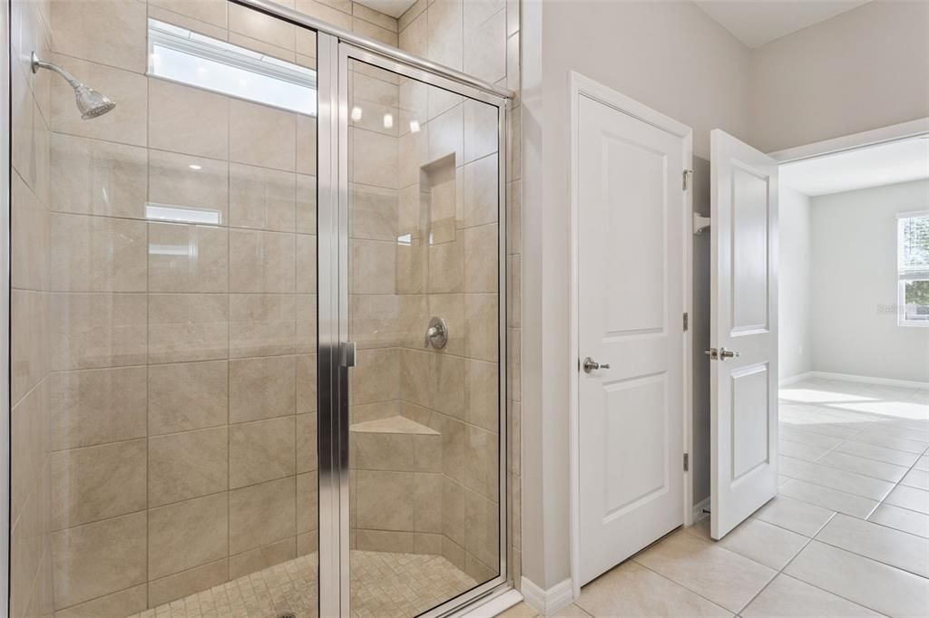 For Sale: $305,000 (3 beds, 2 baths, 1810 Square Feet)