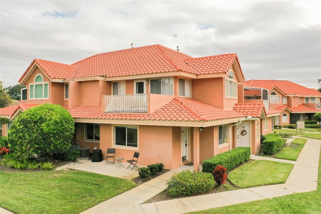 For Sale: $189,500 (2 beds, 2 baths, 930 Square Feet)