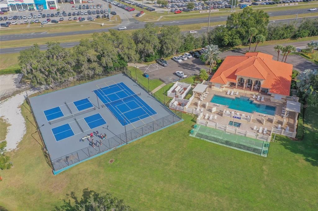 For Sale: $189,500 (2 beds, 2 baths, 930 Square Feet)