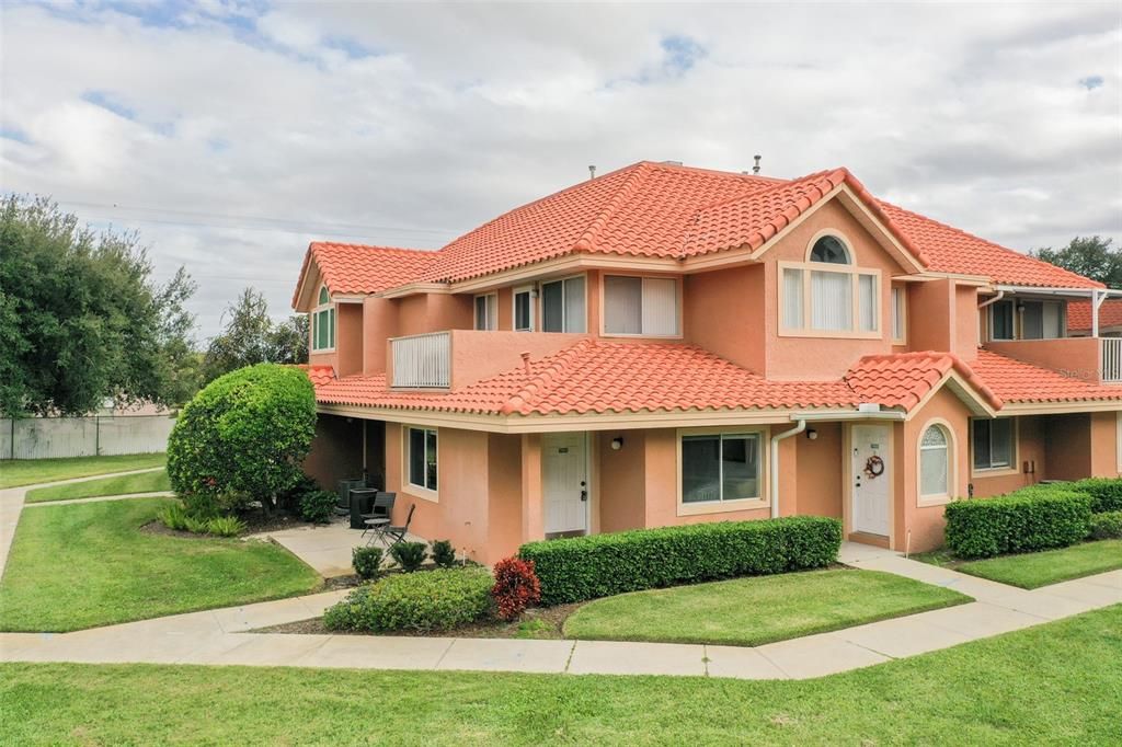 For Sale: $189,500 (2 beds, 2 baths, 930 Square Feet)