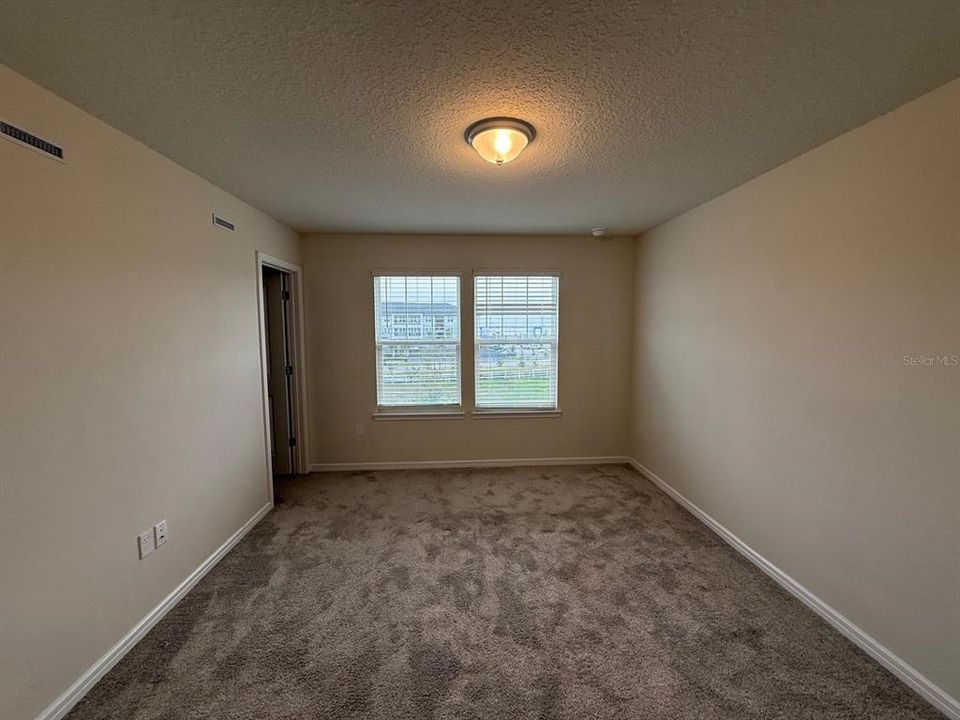 В аренду: $1,950 (3 спален, 2 ванн, 1699 Квадратных фут)