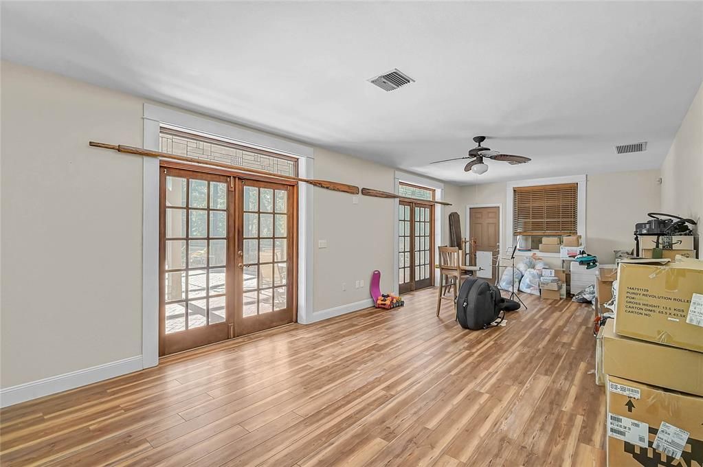 For Sale: $990,000 (3 beds, 3 baths, 2583 Square Feet)