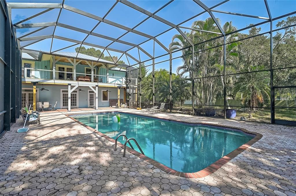 For Sale: $990,000 (3 beds, 3 baths, 2583 Square Feet)