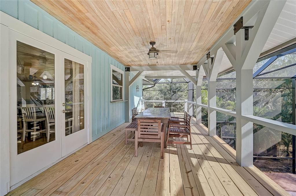 For Sale: $990,000 (3 beds, 3 baths, 2583 Square Feet)