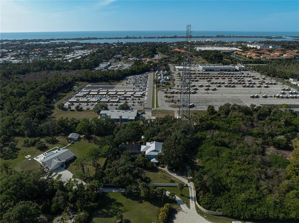 For Sale: $990,000 (3 beds, 3 baths, 2583 Square Feet)