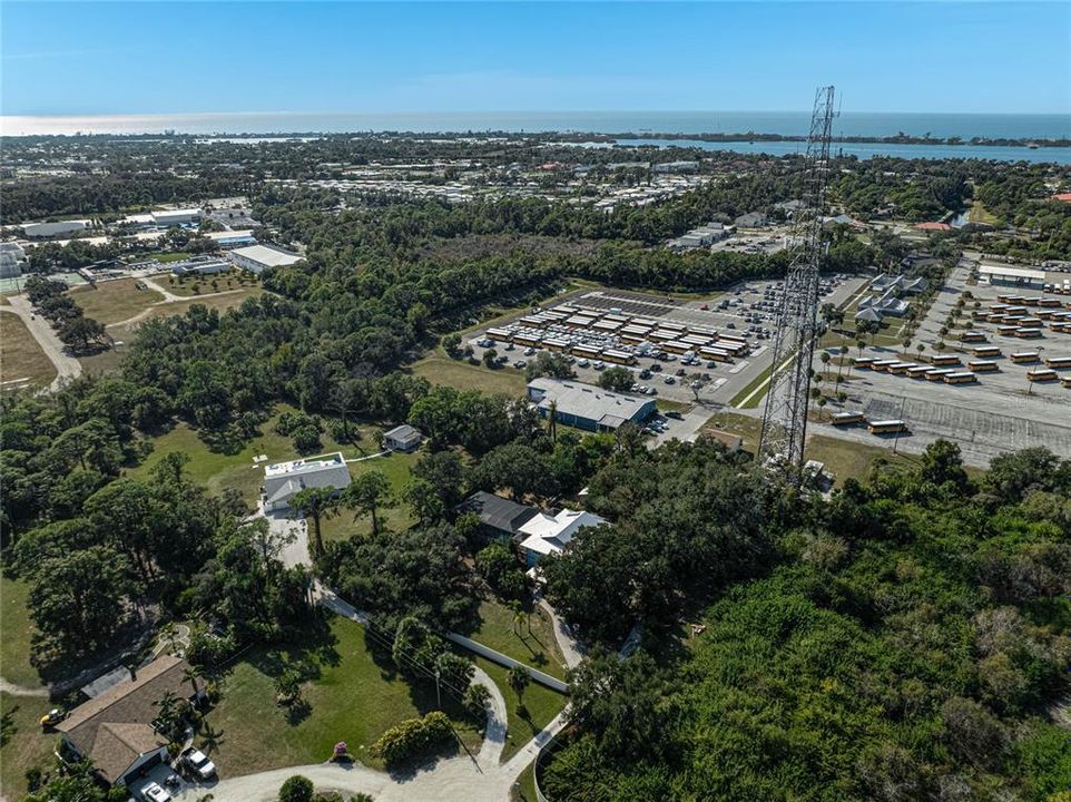 For Sale: $990,000 (3 beds, 3 baths, 2583 Square Feet)