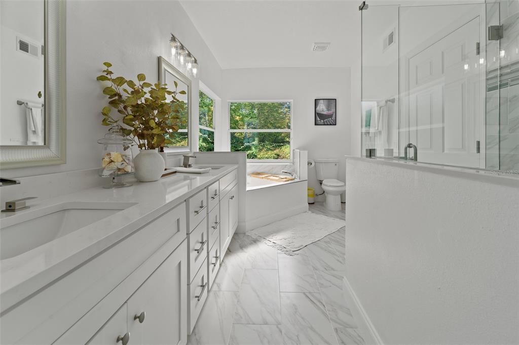 На продажу: $639,900 (6 спален, 4 ванн, 2707 Квадратных фут)