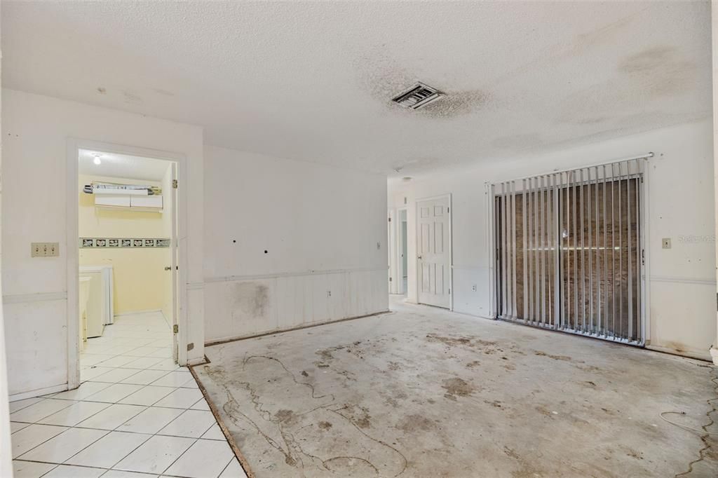 На продажу: $339,999 (3 спален, 2 ванн, 1711 Квадратных фут)