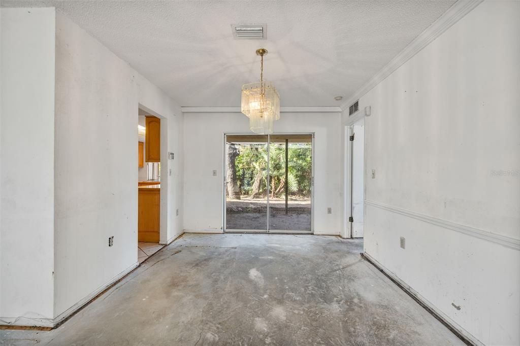 На продажу: $339,999 (3 спален, 2 ванн, 1711 Квадратных фут)