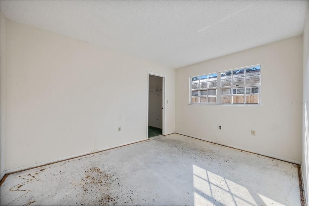 На продажу: $339,999 (3 спален, 2 ванн, 1711 Квадратных фут)