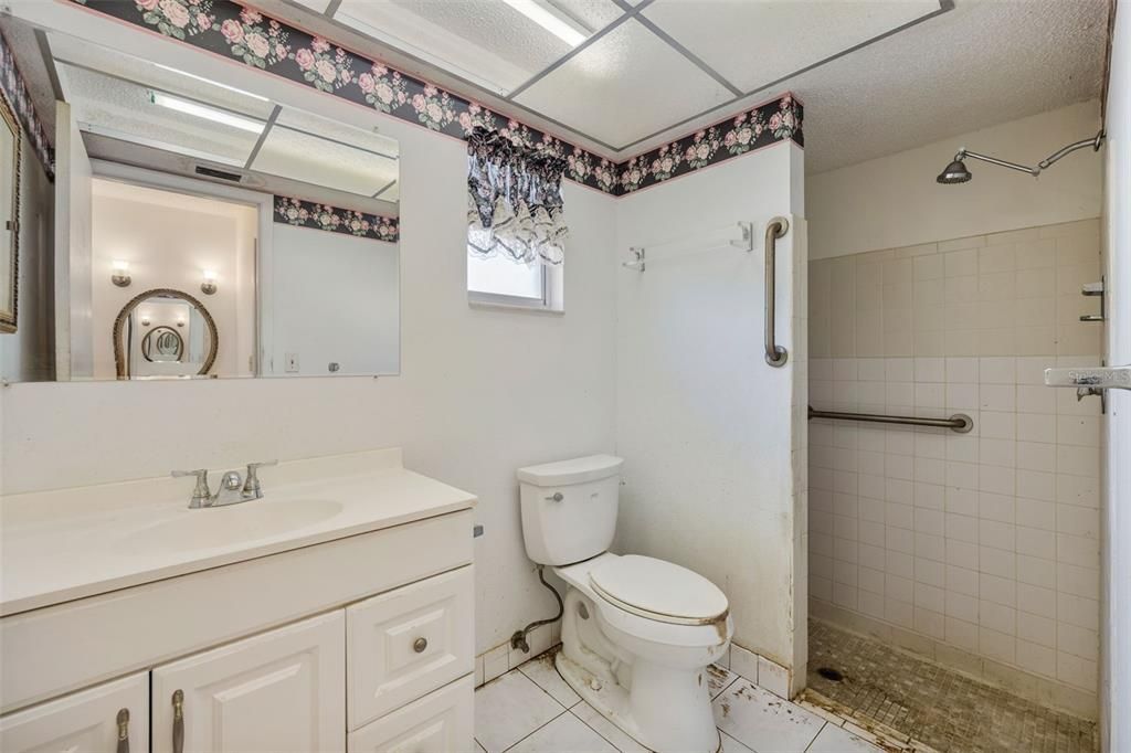 На продажу: $339,999 (3 спален, 2 ванн, 1711 Квадратных фут)