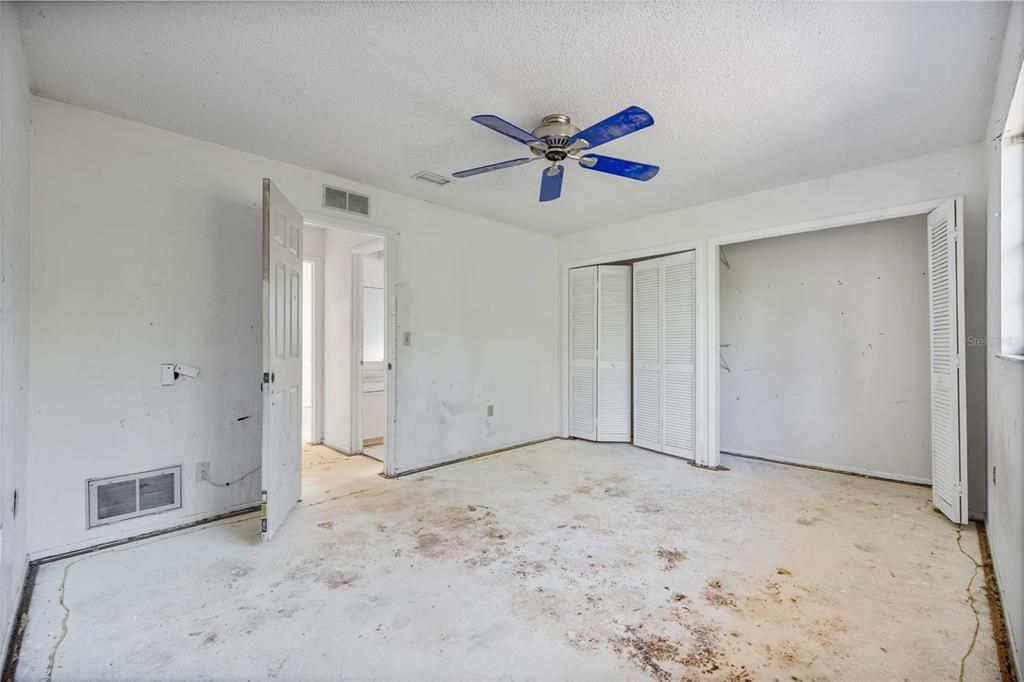 На продажу: $339,999 (3 спален, 2 ванн, 1711 Квадратных фут)