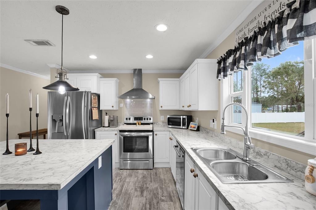 For Sale: $224,900 (3 beds, 2 baths, 1216 Square Feet)