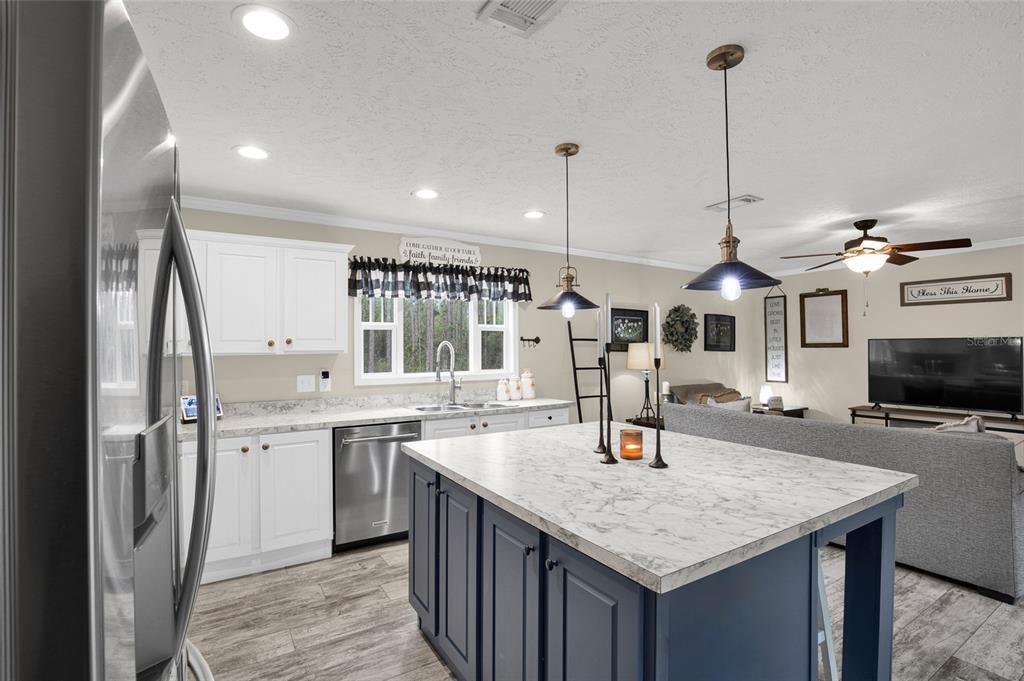 For Sale: $224,900 (3 beds, 2 baths, 1216 Square Feet)