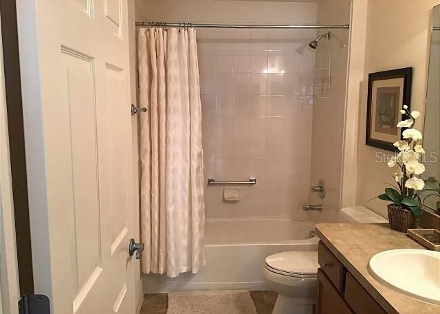 For Sale: $390,000 (3 beds, 2 baths, 1398 Square Feet)