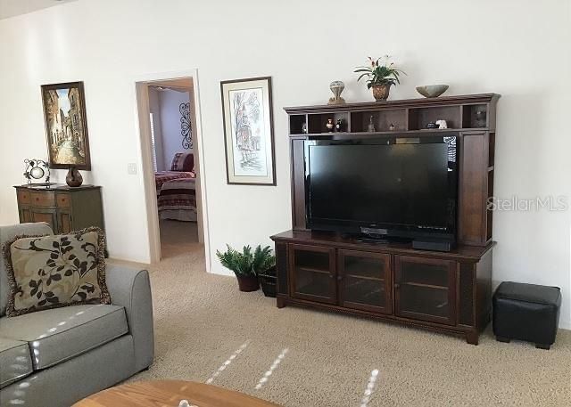 For Sale: $390,000 (3 beds, 2 baths, 1398 Square Feet)