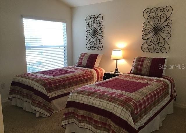 For Sale: $390,000 (3 beds, 2 baths, 1398 Square Feet)