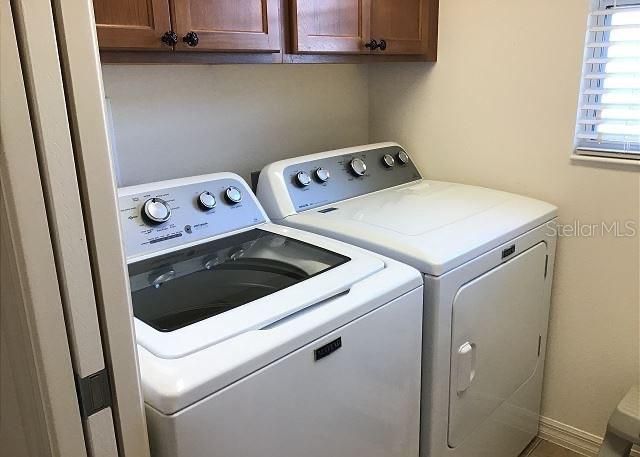 For Sale: $390,000 (3 beds, 2 baths, 1398 Square Feet)