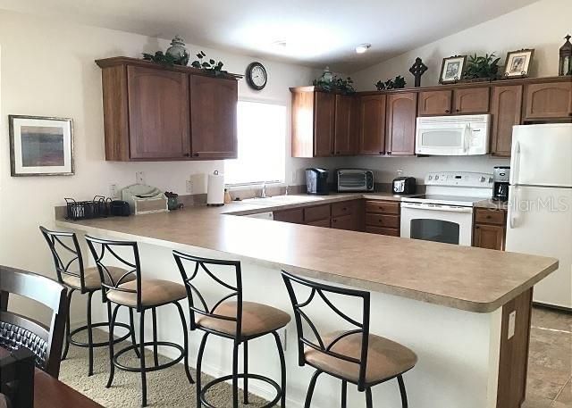 For Sale: $390,000 (3 beds, 2 baths, 1398 Square Feet)