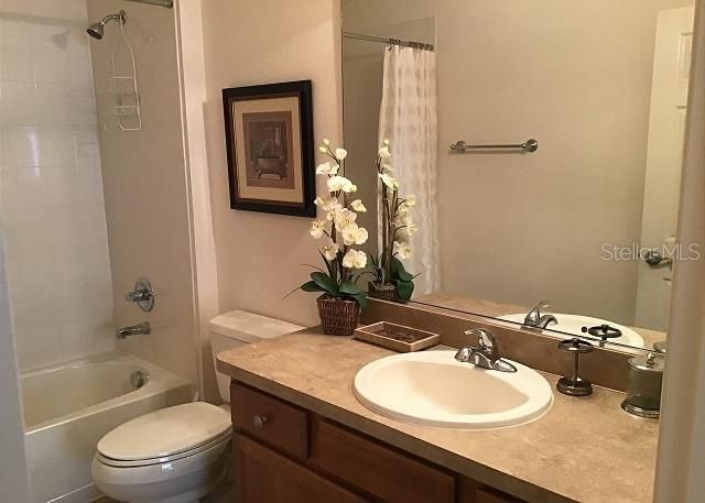 For Sale: $390,000 (3 beds, 2 baths, 1398 Square Feet)