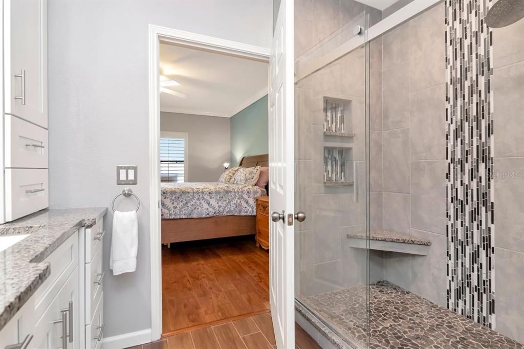 En Venta: $425,000 (4 camas, 3 baños, 1670 Pies cuadrados)