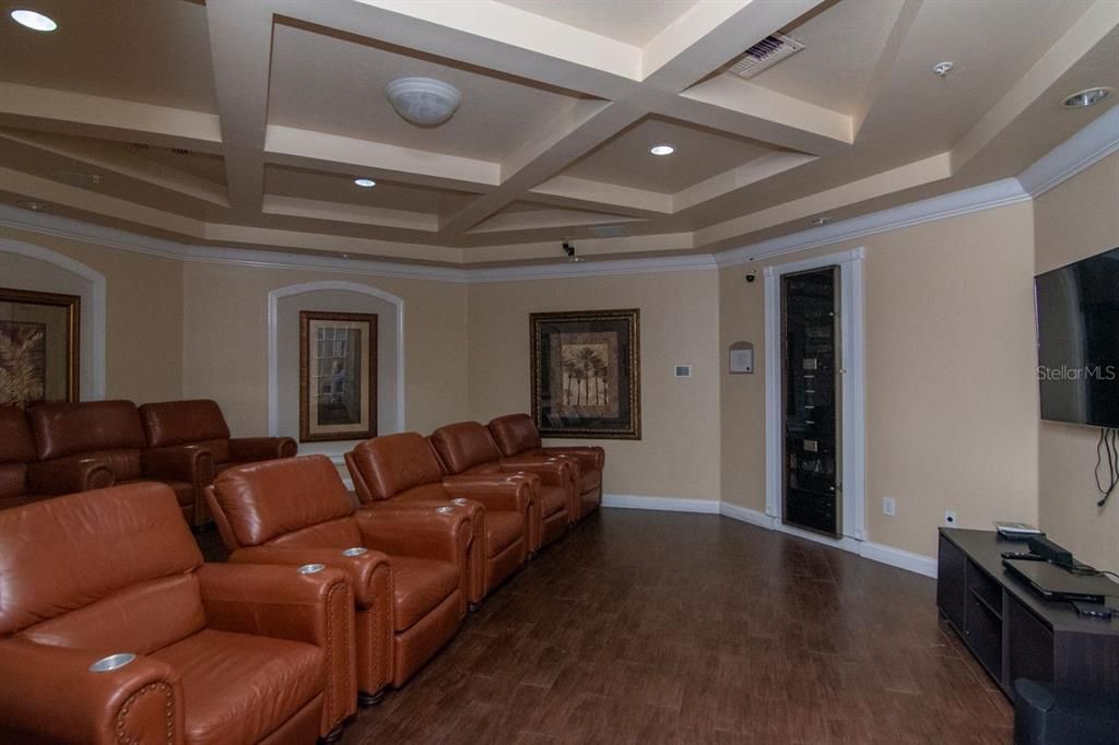 En Venta: $425,000 (4 camas, 3 baños, 1670 Pies cuadrados)