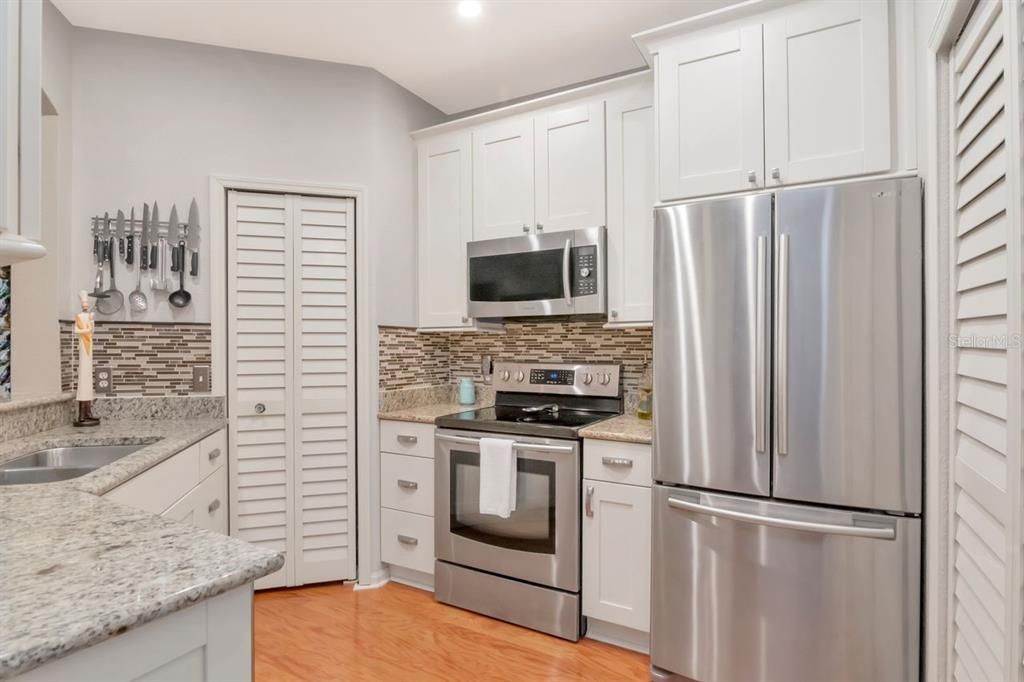 En Venta: $425,000 (4 camas, 3 baños, 1670 Pies cuadrados)