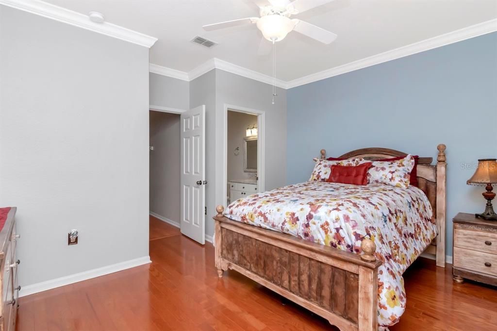 En Venta: $425,000 (4 camas, 3 baños, 1670 Pies cuadrados)