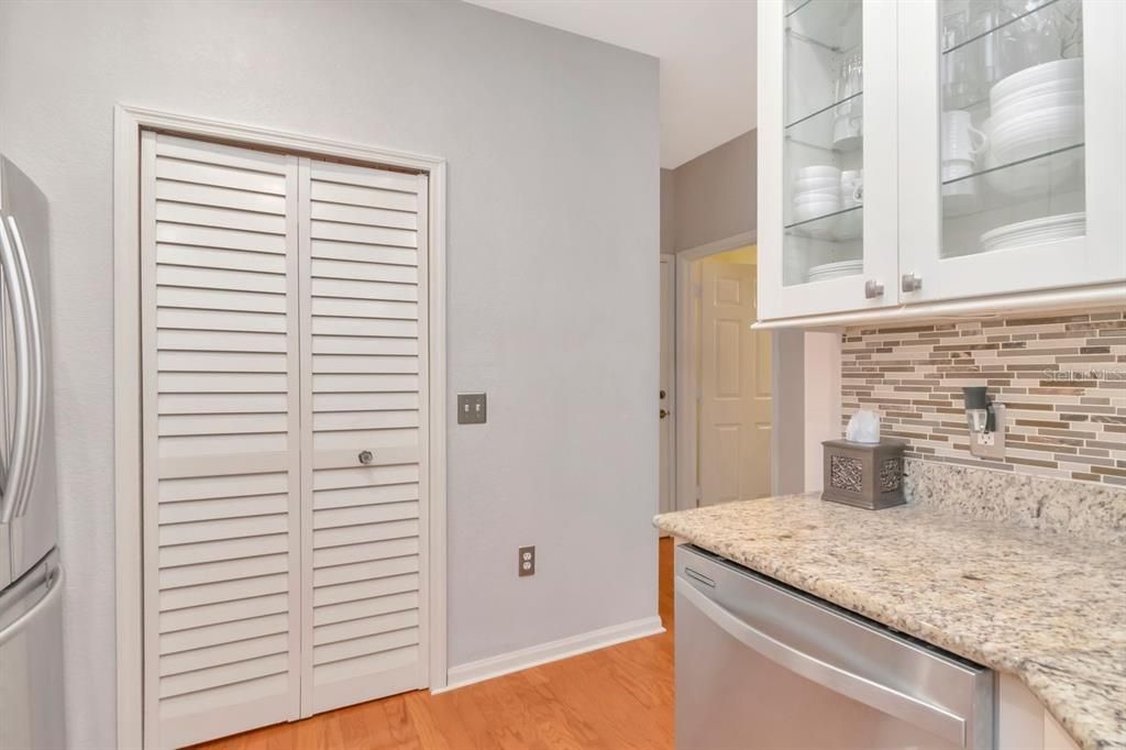 En Venta: $425,000 (4 camas, 3 baños, 1670 Pies cuadrados)