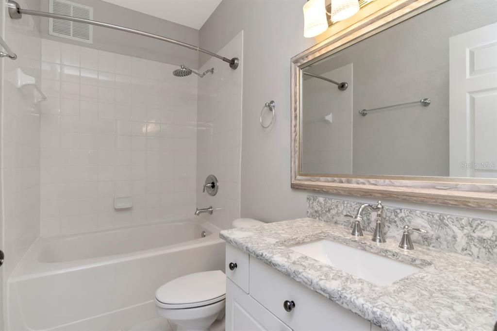 En Venta: $425,000 (4 camas, 3 baños, 1670 Pies cuadrados)