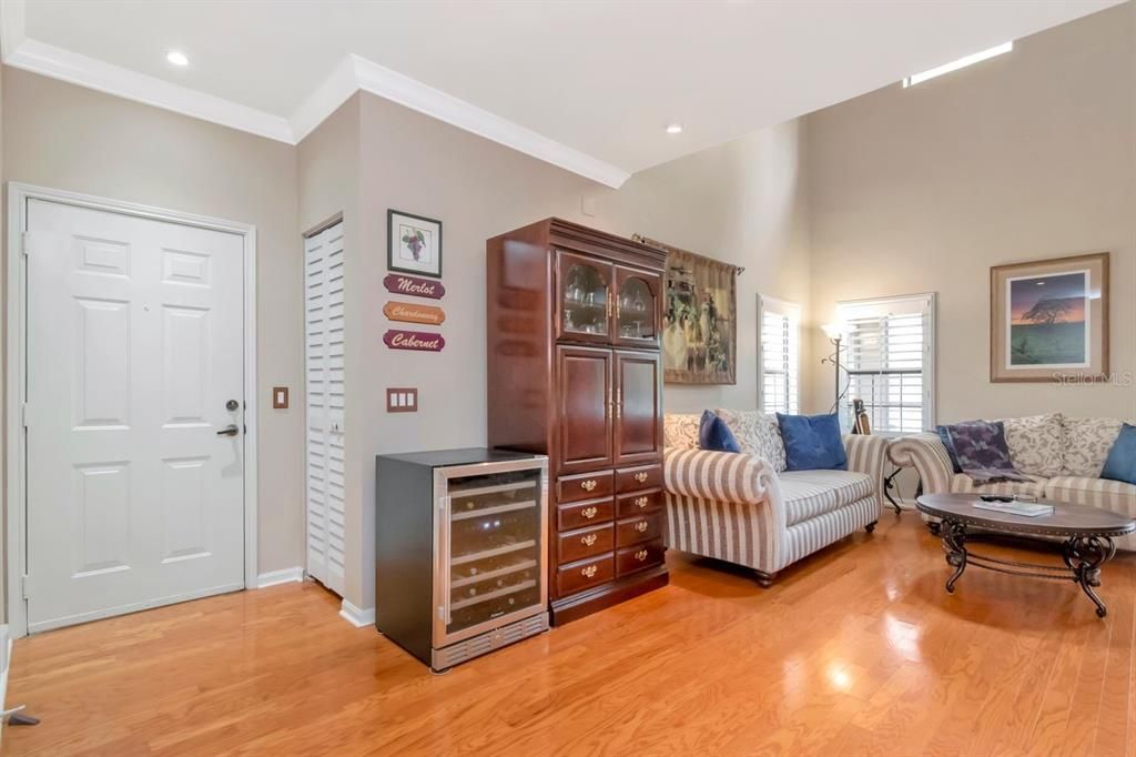 En Venta: $425,000 (4 camas, 3 baños, 1670 Pies cuadrados)