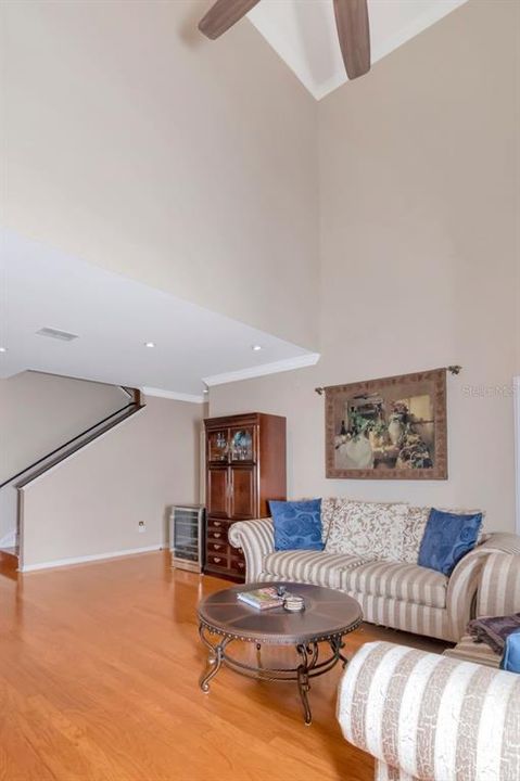 En Venta: $425,000 (4 camas, 3 baños, 1670 Pies cuadrados)