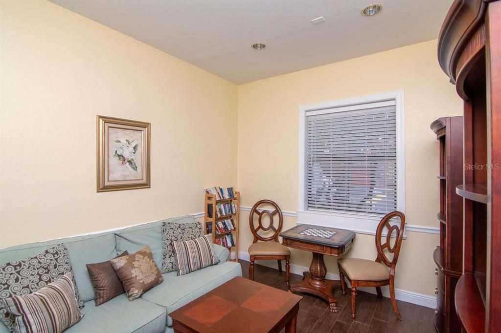 En Venta: $425,000 (4 camas, 3 baños, 1670 Pies cuadrados)