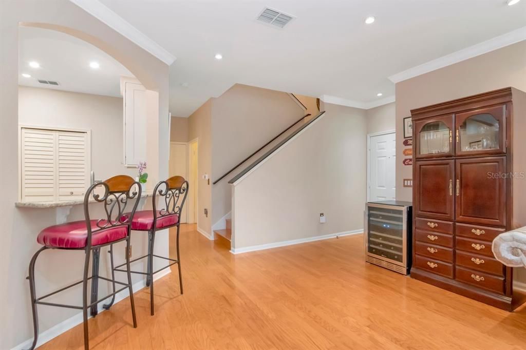 En Venta: $425,000 (4 camas, 3 baños, 1670 Pies cuadrados)