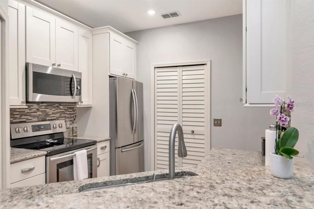 En Venta: $425,000 (4 camas, 3 baños, 1670 Pies cuadrados)